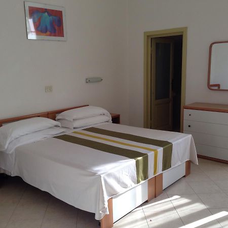 Hotel Valdinievole Lido di Camaiore Exterior foto
