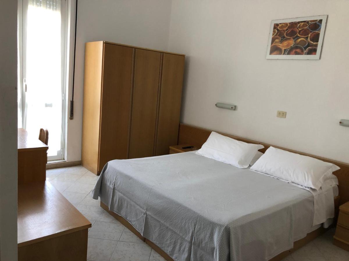 Hotel Valdinievole Lido di Camaiore Exterior foto