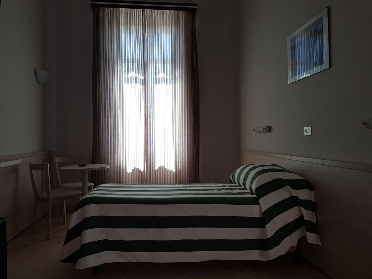 Hotel Valdinievole Lido di Camaiore Exterior foto