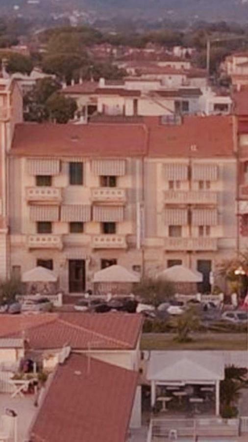 Hotel Valdinievole Lido di Camaiore Exterior foto